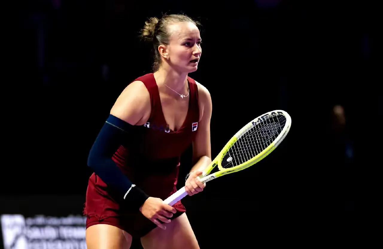 郑钦文2：0击败克娃，挺进决赛！