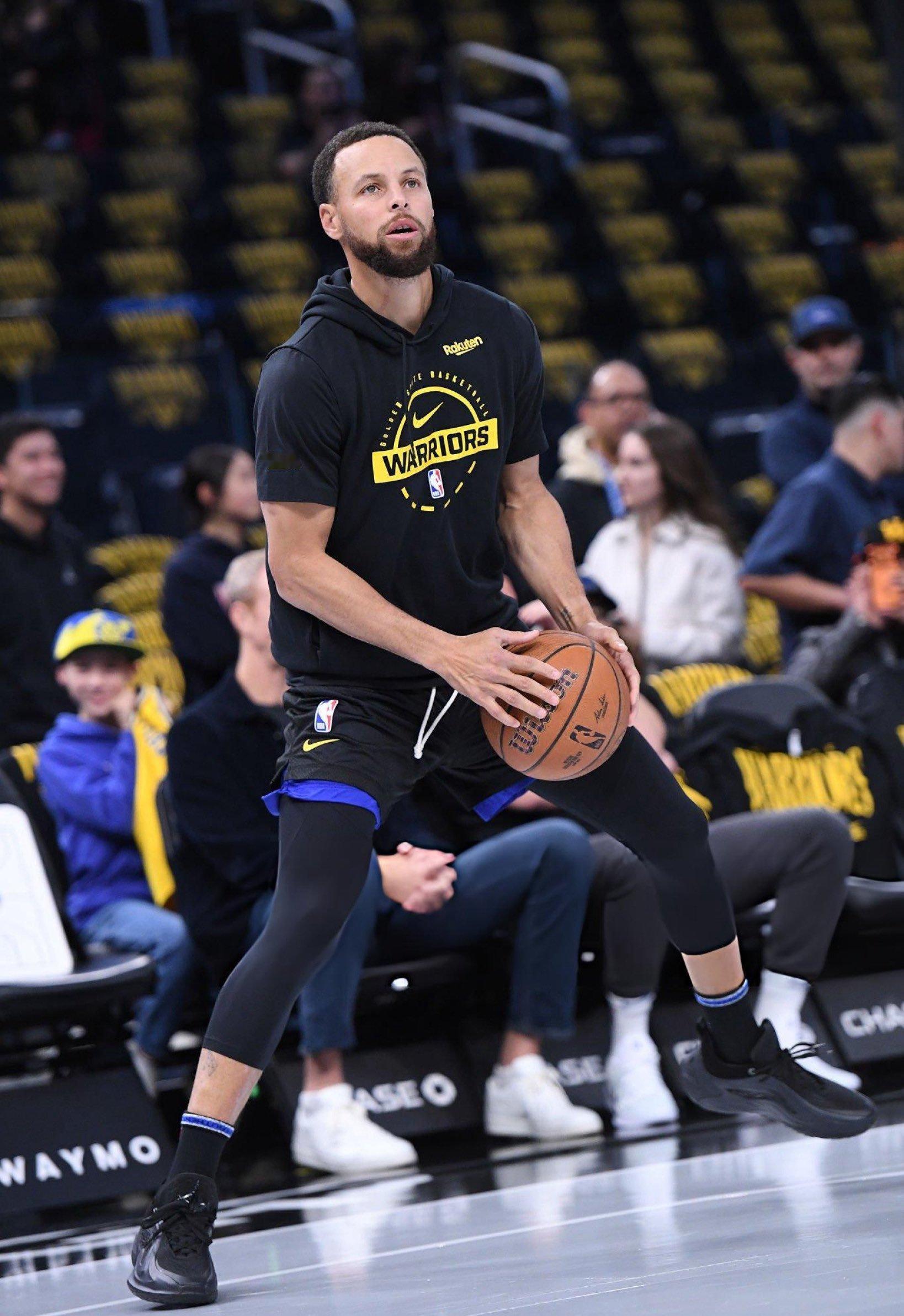 库里热身时上脚Li Ning JB4 Batman🔥🦇