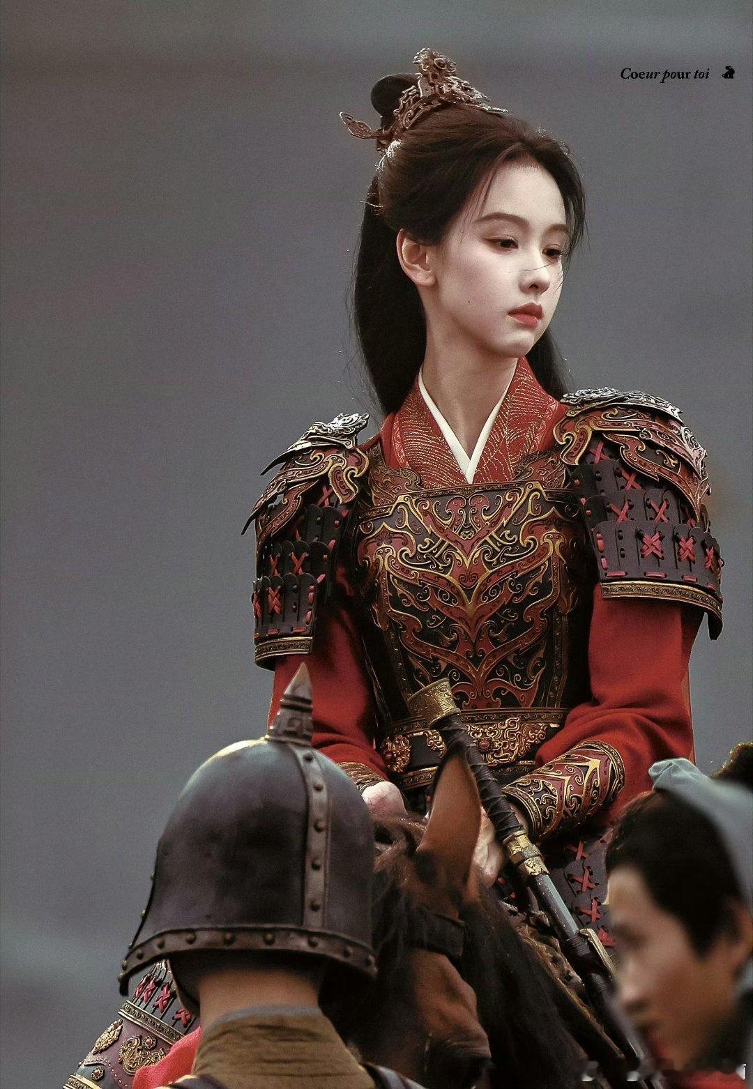 陈都灵楚朝大王红衣铠甲造型 女将军既视感🈶我好爱 ​​​
