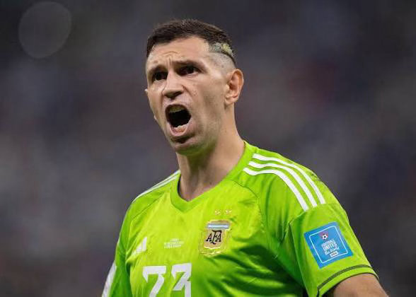🚨ESPN记者🧤 迪布加盟谈判正在进行。尤文图斯希望门将拥有经验和强大个性！