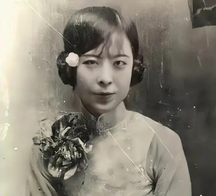 少帅的结发妻子，曾经的“东北第一夫人“于凤至是个霸气漂亮的女人。
于凤至是烟台海