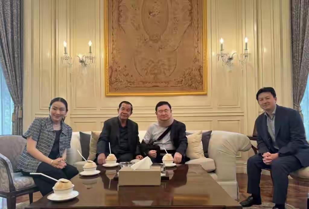 洪森虽然没有亲自就佩通坦被解职发声，但是柬埔寨多家媒体频频发文讽刺泰国总理佩通坦
