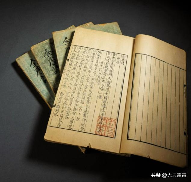《全唐诗》中收录的广东籍诗人有哪些？
1、张九龄（今广东韶关）：盛唐名相、岭南诗