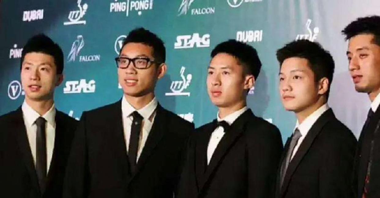 国乒5帅同框：

樊振东金相玉质，金声玉振；马龙龙姿凤表，神采奕奕；许昕仪表堂堂
