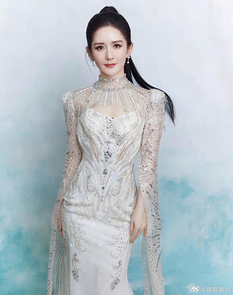 我有一种直觉，接下来芒果台可能会大幅削减谢娜的出镜机会，至少在短期内会如此。随着