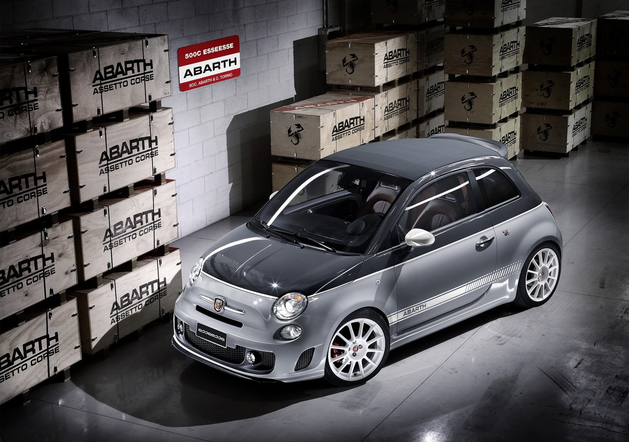 菲亚特 2011  Abarth 500C Esse‑esse，敞篷版本的Ess