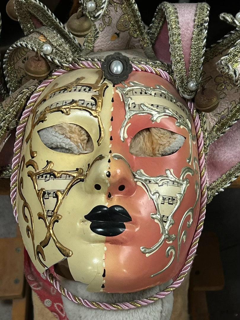诗歌  阅历淬炼诗骨，冷眼热肠铸魂——论王鹭佳“现实随笔诗”的诗学建构与时代张力