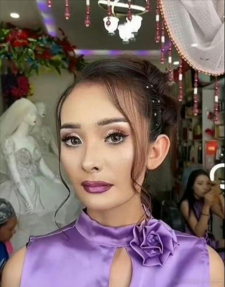 杨幂画个浓妆怎么这么像印度人？ ​​​