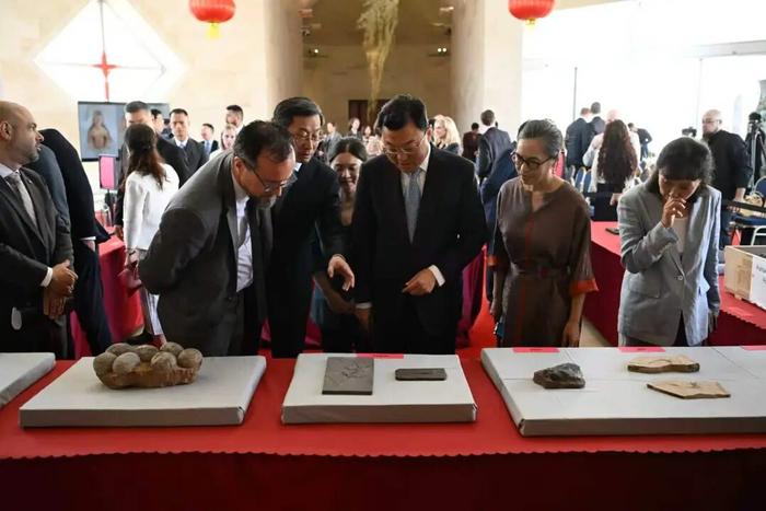 9月17号，中国驻美国大使馆悄悄放了个大消息：前一天，也就是16号，馆里办了个交