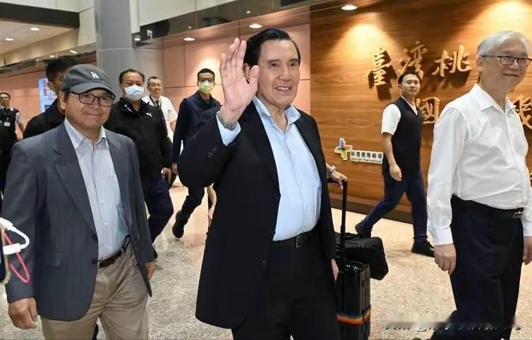 台湾的政治人物像马英九这样的人也太少了，民进党用100多件案子“追杀”他都没有抓