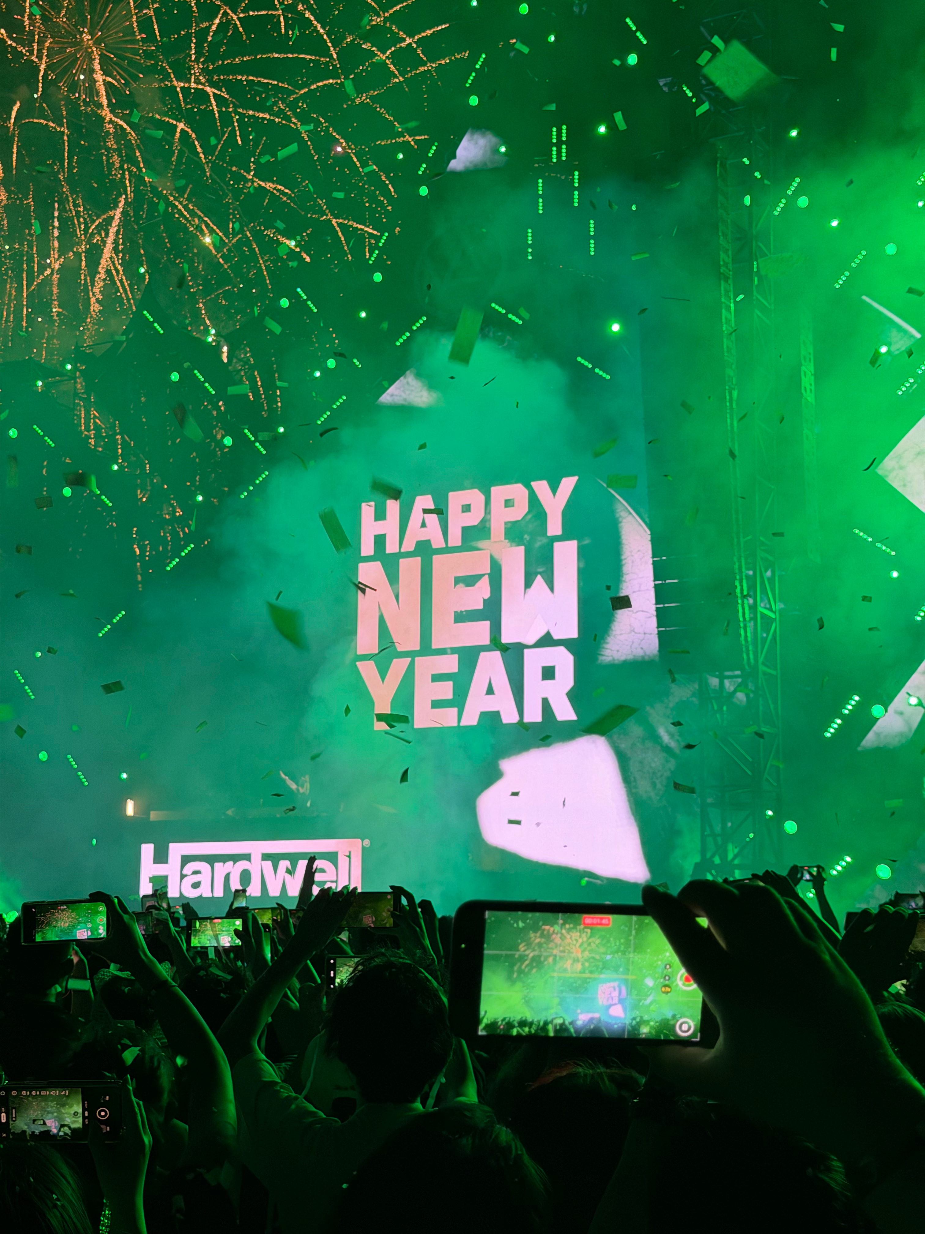 新年快乐时隔整整两年再来VAC还是那么快乐硬好现场真的顶 