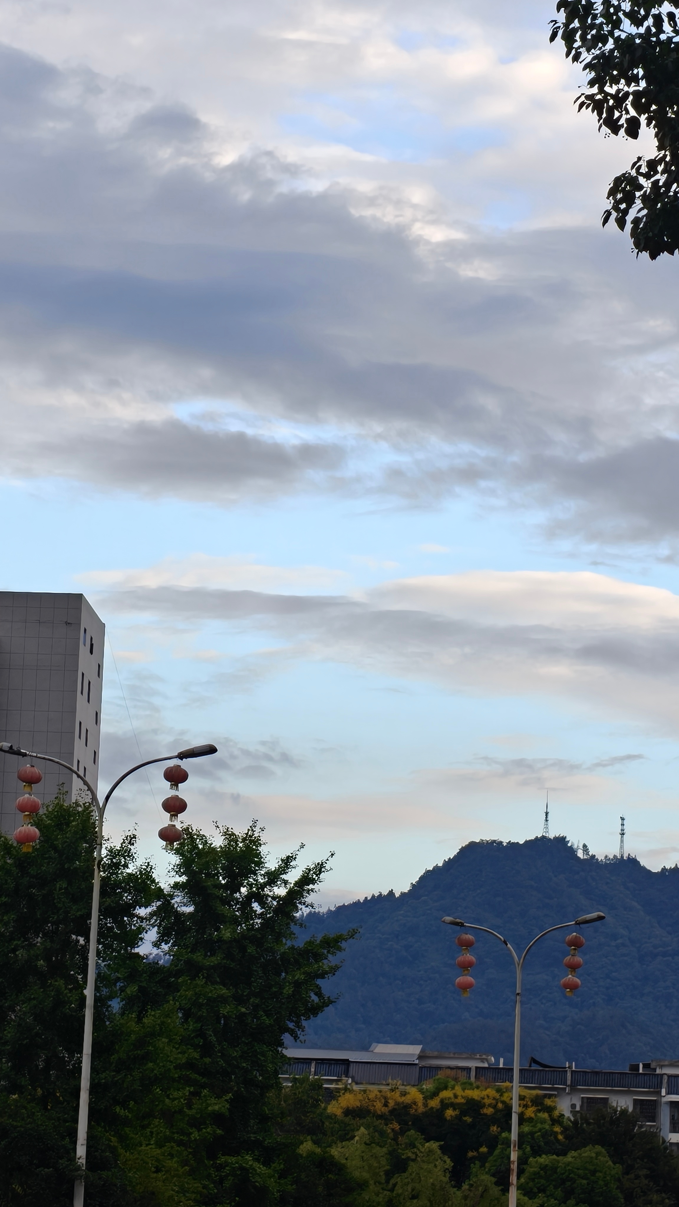 非常漂亮的晚上六点钟🌇 ​​​