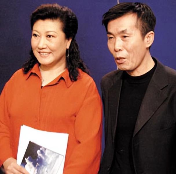 我以前一直以为，何庆魁是个老实人，看了他的感情故事，让我的童年滤镜碎了一地！
