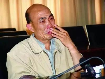一男子在监狱服刑了13年，还剩15天就刑满释放，就在这时，检察官却突然告诉他：“