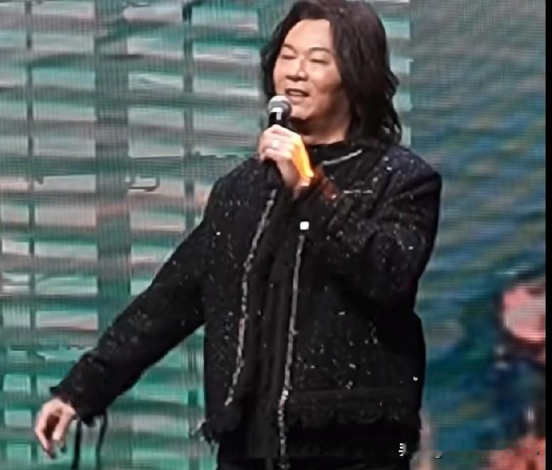 大家还记得杨培安吗？说他花期短可太不合适了，简直就是“花期静止”！二十年前他长这