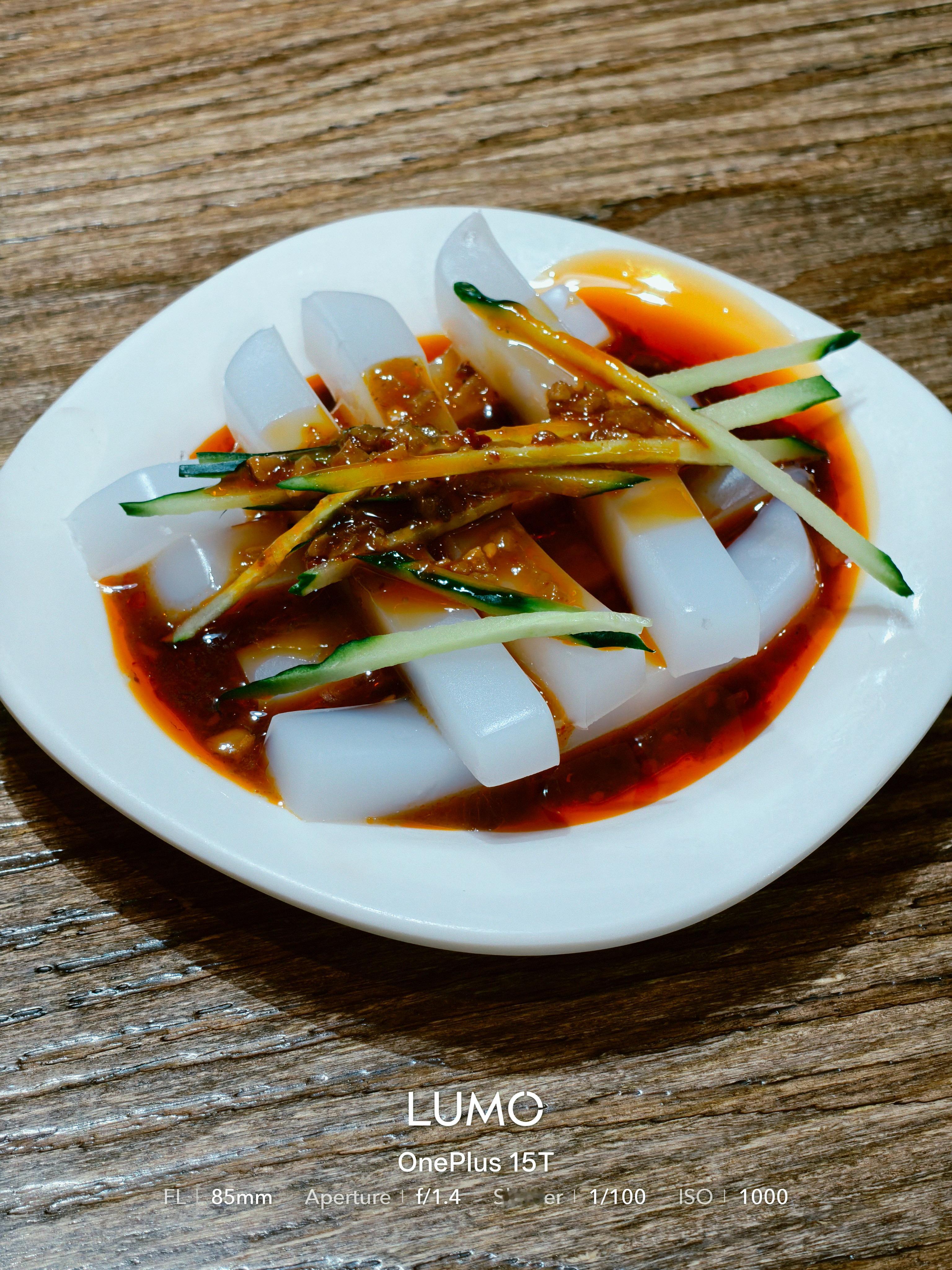 我轻断食2个小时后本来下午不打算吃了，但你说要吃火锅，那我就吃亿点吧～ 