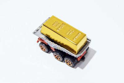 最近金价那叫一个狂飙！10 月 17 日现货黄金价格首次升穿 4380 美元/盎