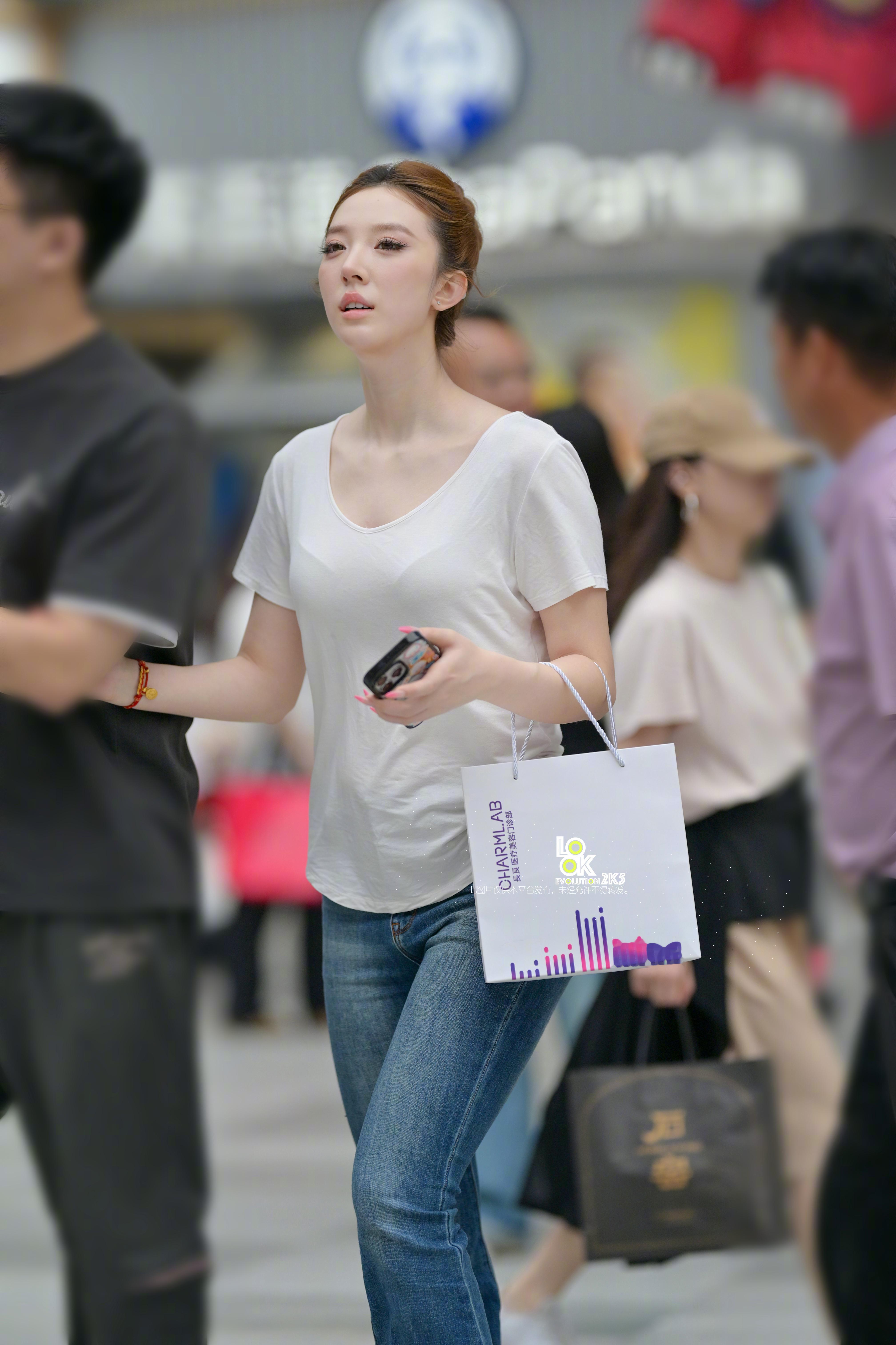 半身特写来一张 ​​​