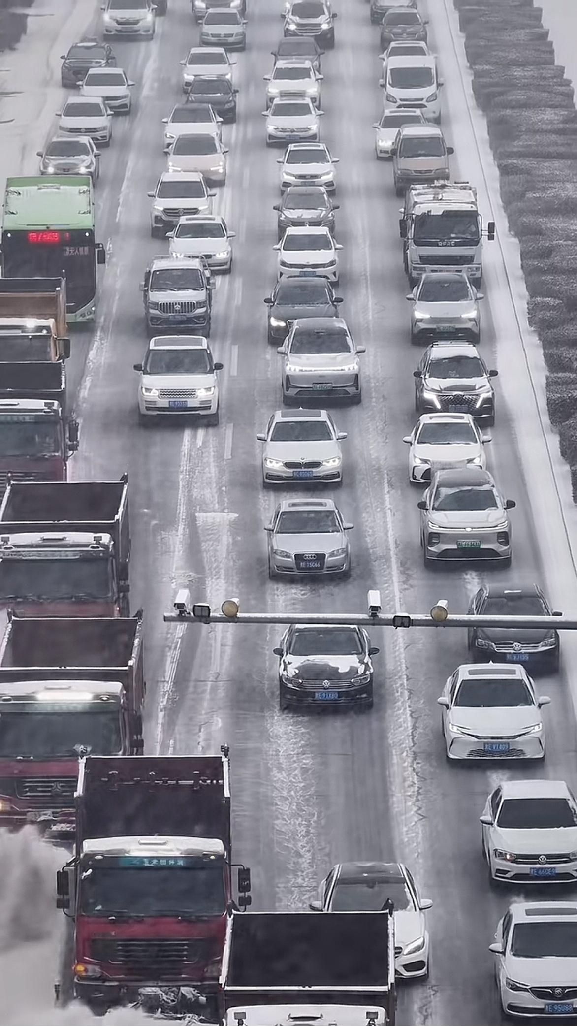 你别说，还真有种流浪地球的既视感 