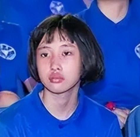 她7岁上初中，13岁上浙大，她就是"广东神童"。她出生在广东湛江，父亲陈伟很早就