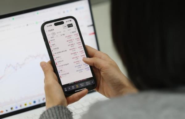 韩媒：买入 100 万亿韩元美股 … 韩国成美股最大买家

截至去年 11 月买