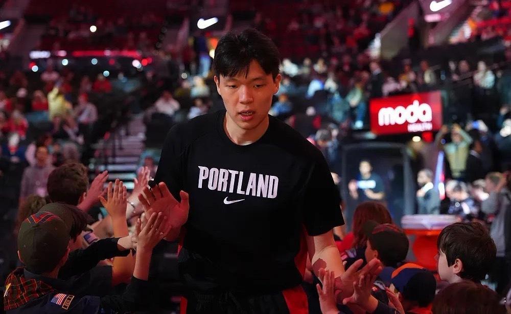 杨瀚森NBA生涯首个季后赛总结：5场比赛登场4分钟，抢1篮板今日进行的NBA季后
