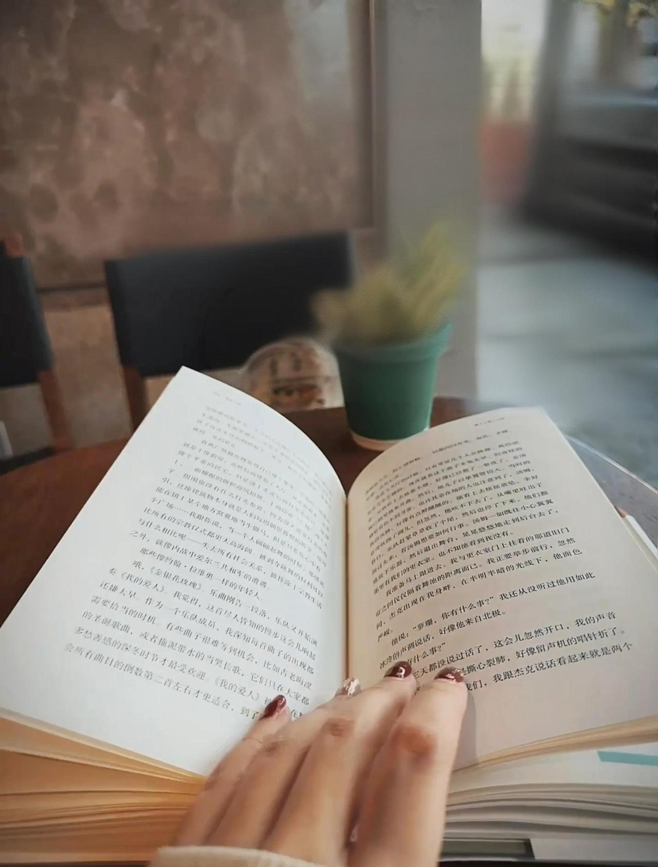 健康智慧对联
上联:春夏秋冬书作伴，下联你请
上联：春夏秋冬书作伴
下联：一年四