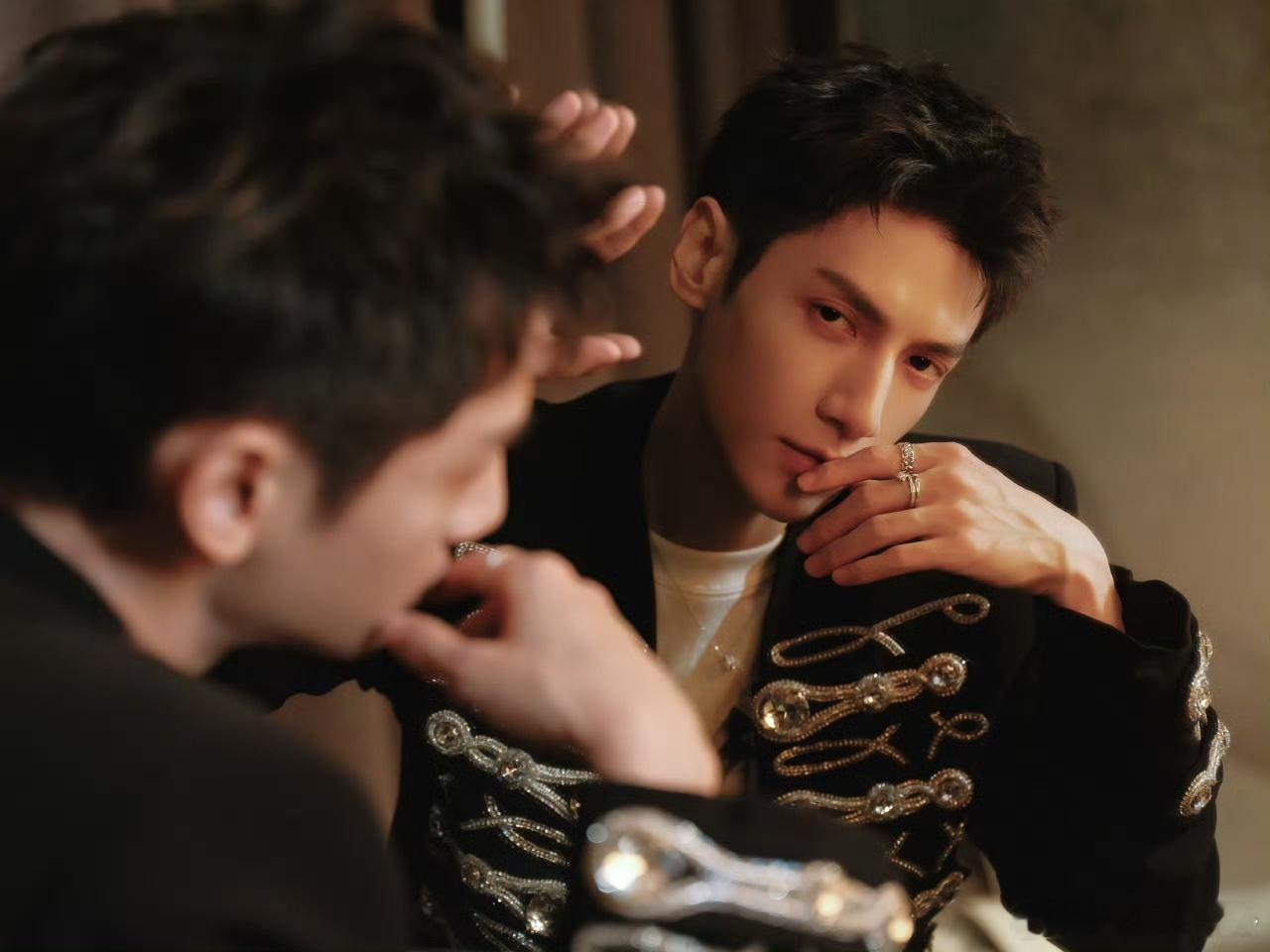 罗云熙打戏已经nextlevel了水龙吟 从起跳、旋转到落地一气呵成，没有丝毫拖