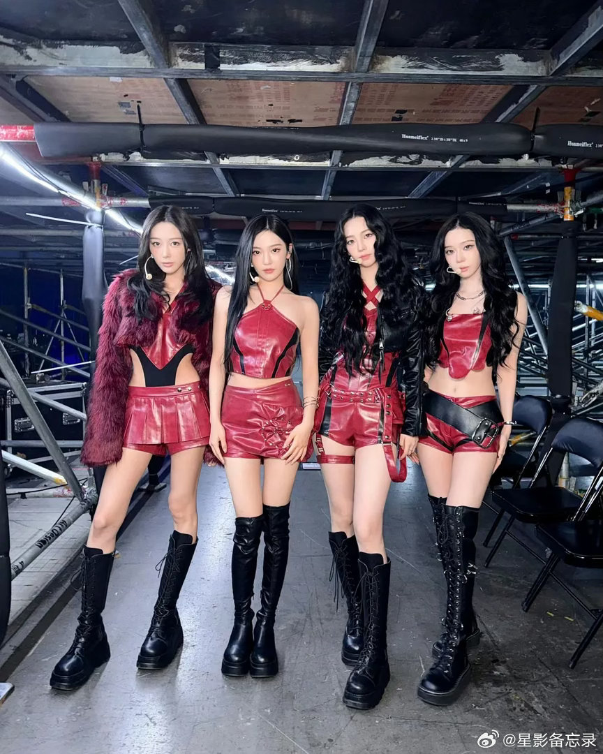 金冬天是不是也胖了她大腿咋也变粗了和柳差不多了之前她腿不是很细吗 