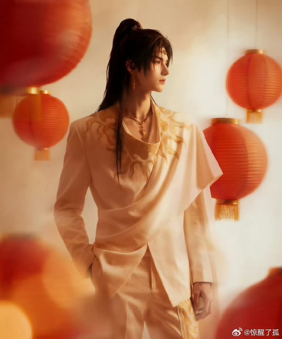 国漫群像首登一线女刊 这次跨界尝试真的很成功，国漫美学通过时尚杂志的载体得到全新