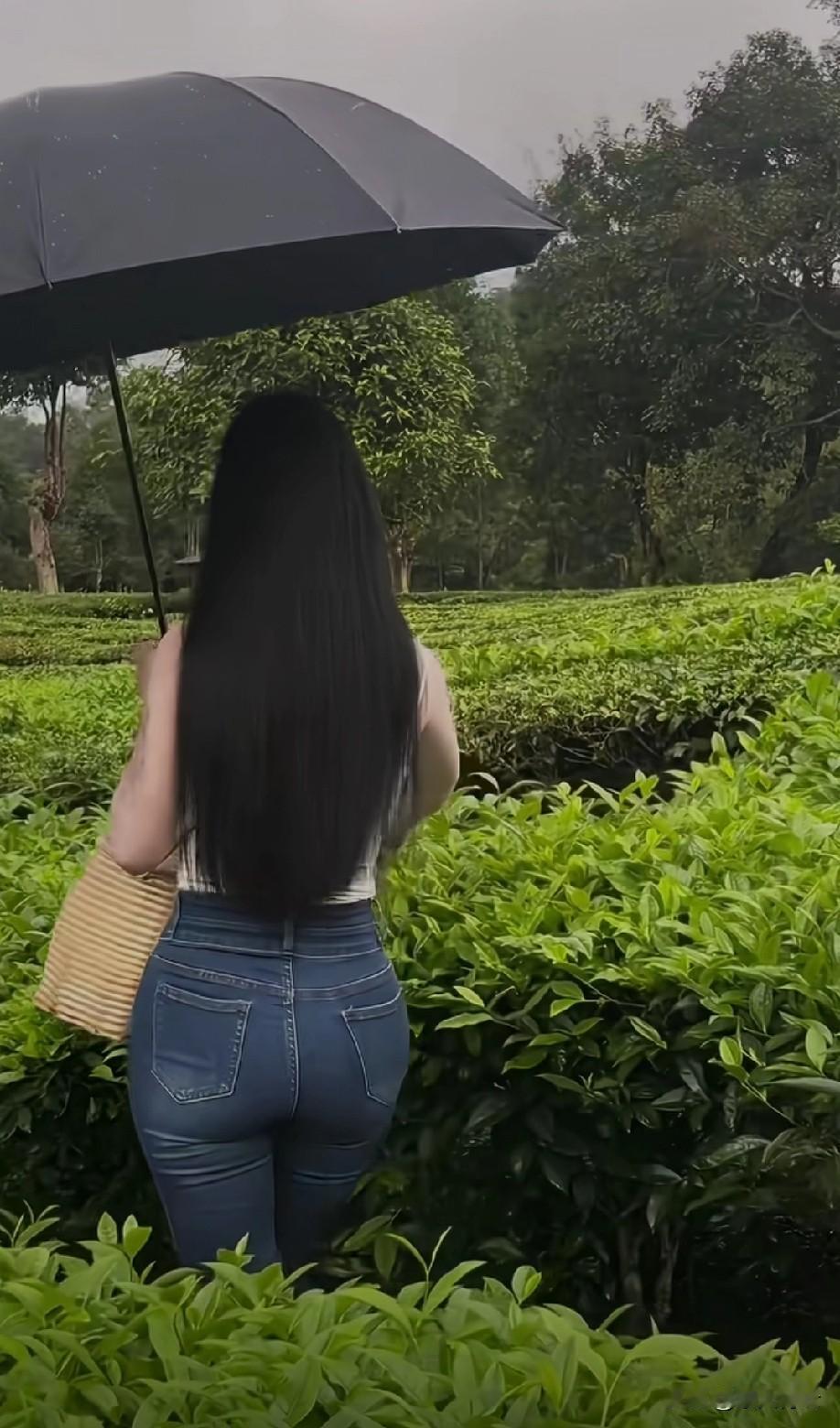 我们常将反思误解为对过去的悔恨或检讨，实则它最核心的力量在于“破局”——打破那些