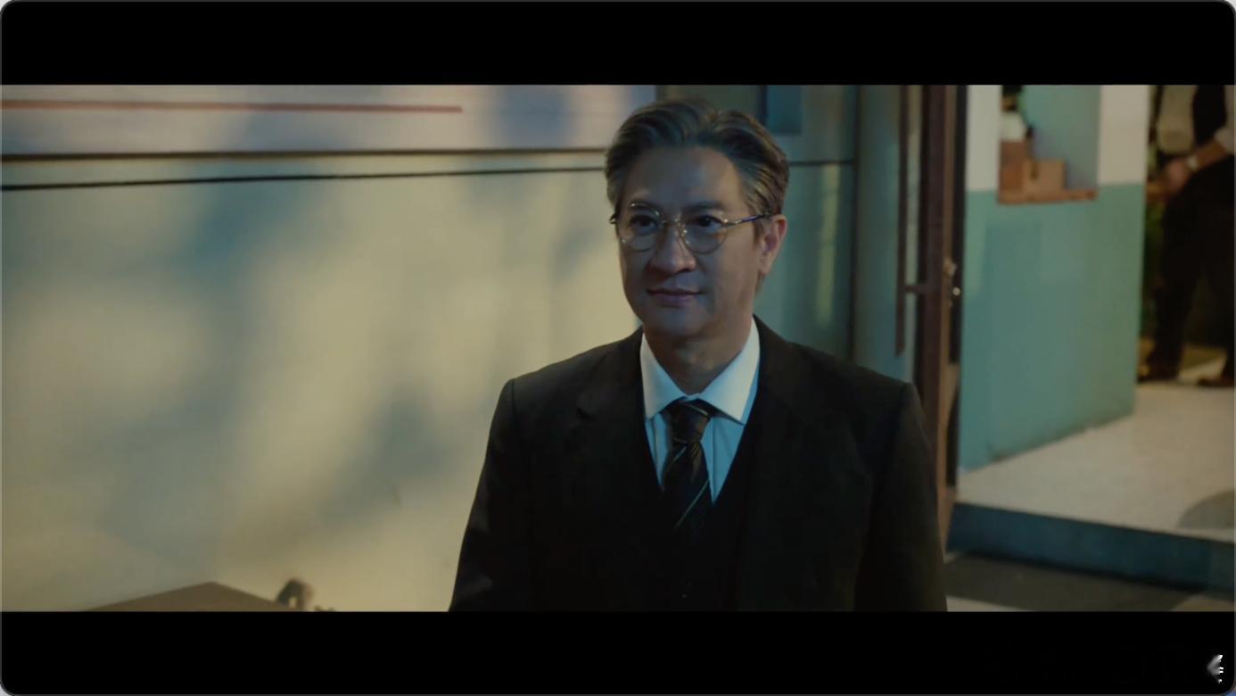 一秒黑化还得是影帝  张家辉演的秦誉，在咖啡厅那段太绝了！一秒从笑变恶人脸，这黑