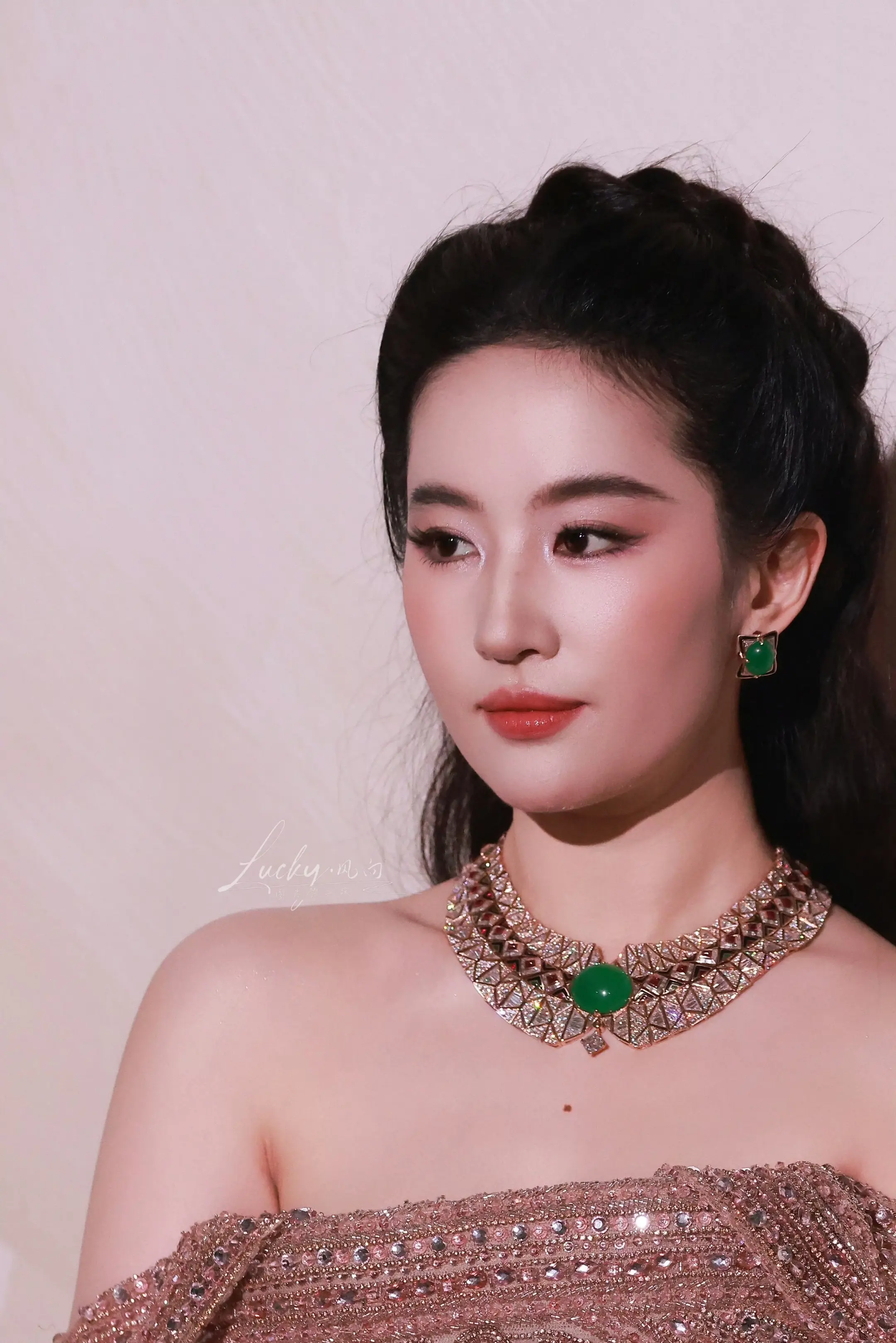 “再次对美丽有了新定义”