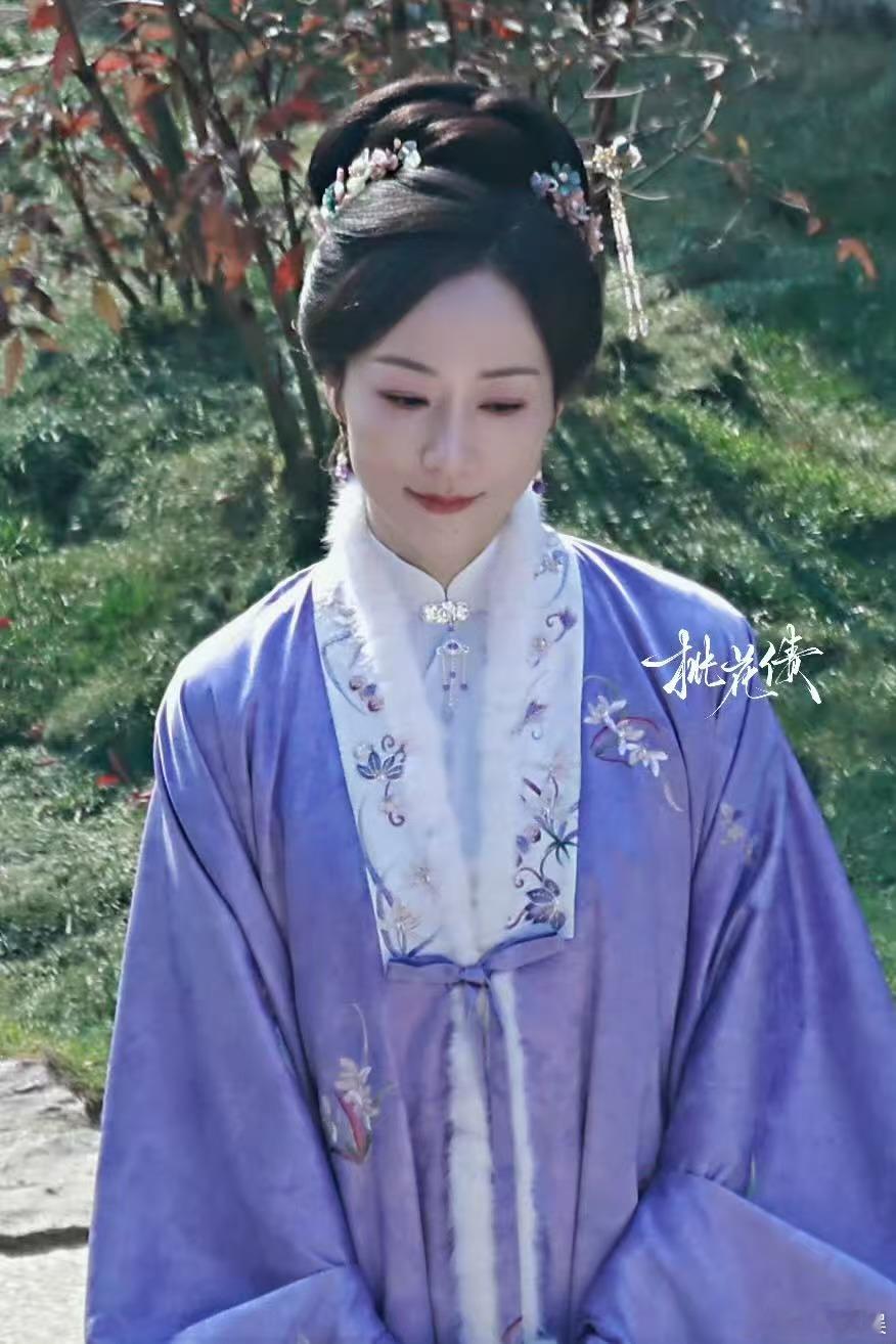 让韩雪穿古装的是天才 选韩雪演方姨娘的眼光真的绝了！古装造型一出来直接惊艳全场，