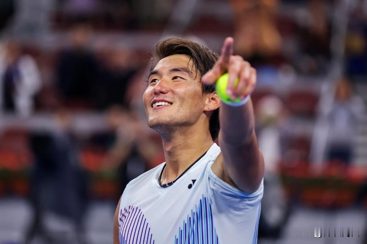 #2024中网# 半决赛布云朝克特VS辛纳 
布云朝克特遗憾止步中网半决赛。
世