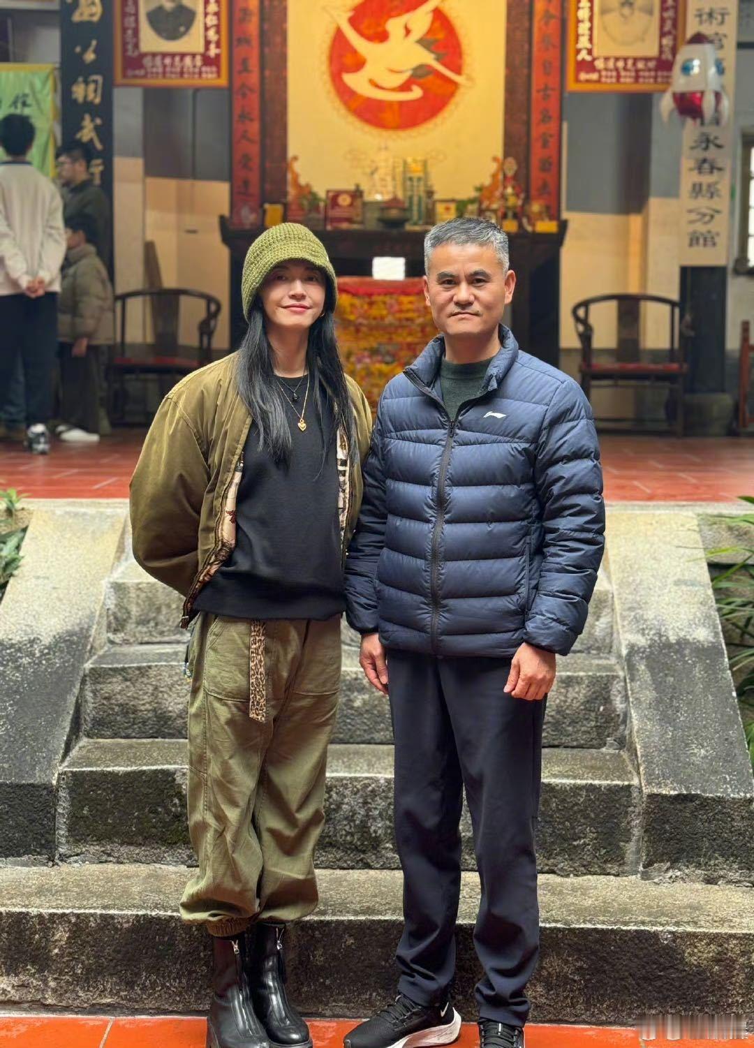 姚晨福建到底有谁在啊  家人们，我已经被全福建偶遇姚晨的消息刷屏了！姚晨的微博就