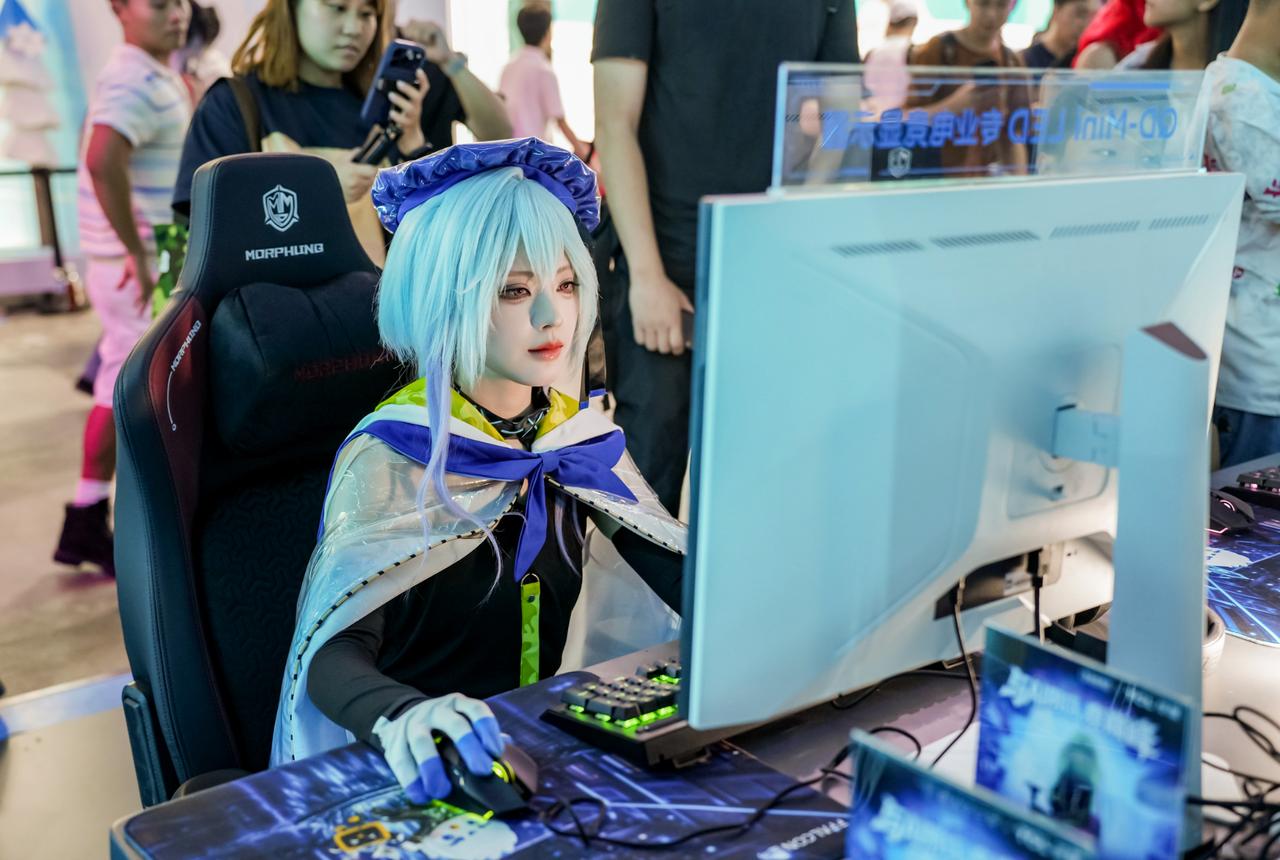 非常多帅炸天的coser，还有不得不说一下，腾讯家是不是直接搬了一个模特团过来，