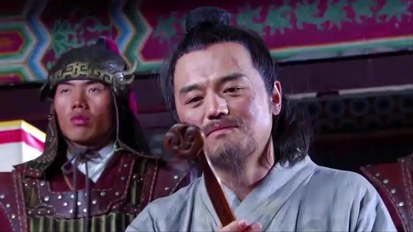 1380年，胡惟庸儿子横死街头，他一怒之下斩杀了肇事车夫。朱元璋得知后，没有安慰