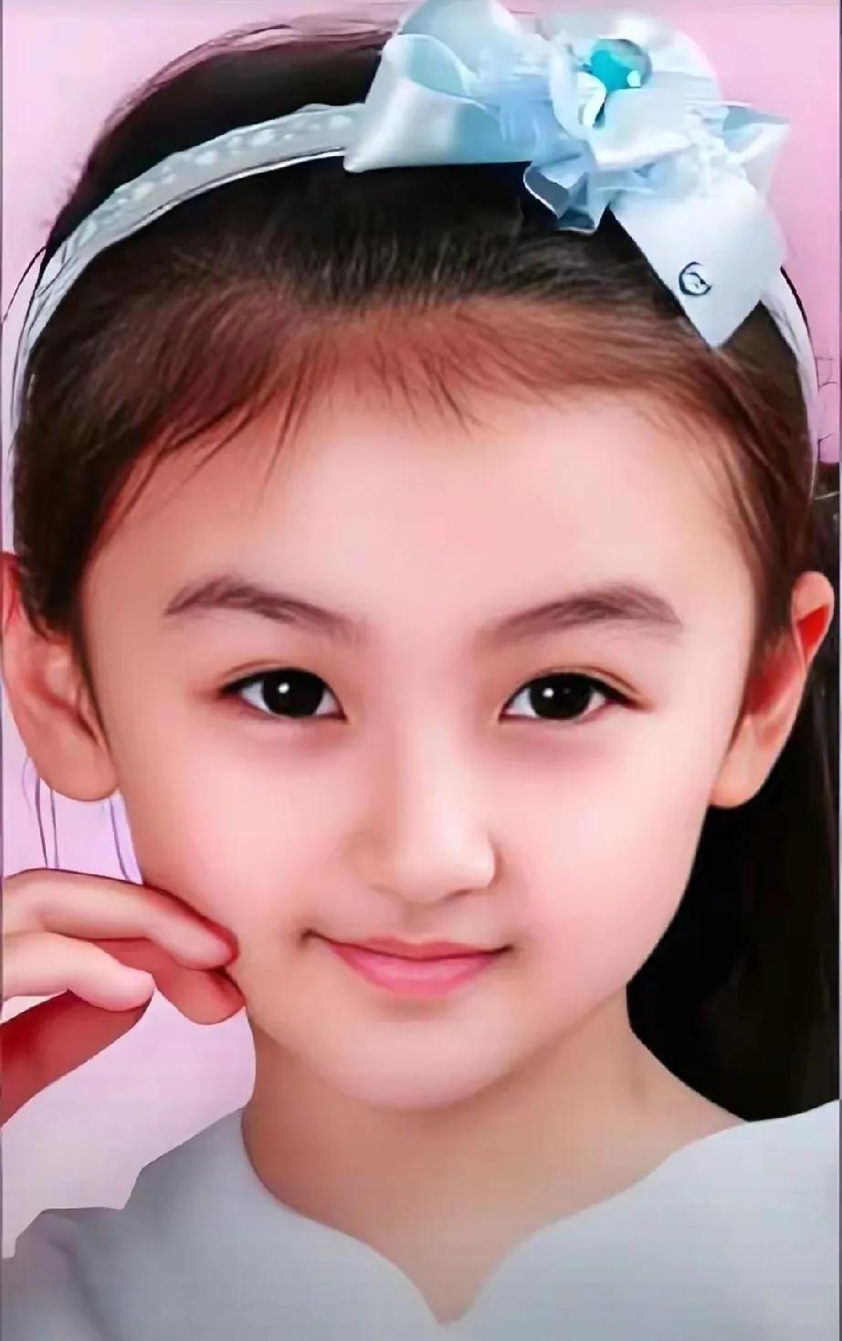 谁小时候还没被陆子艺圈过粉呀！她就是大家心中“最喜欢的小童星”没跑啦！
    