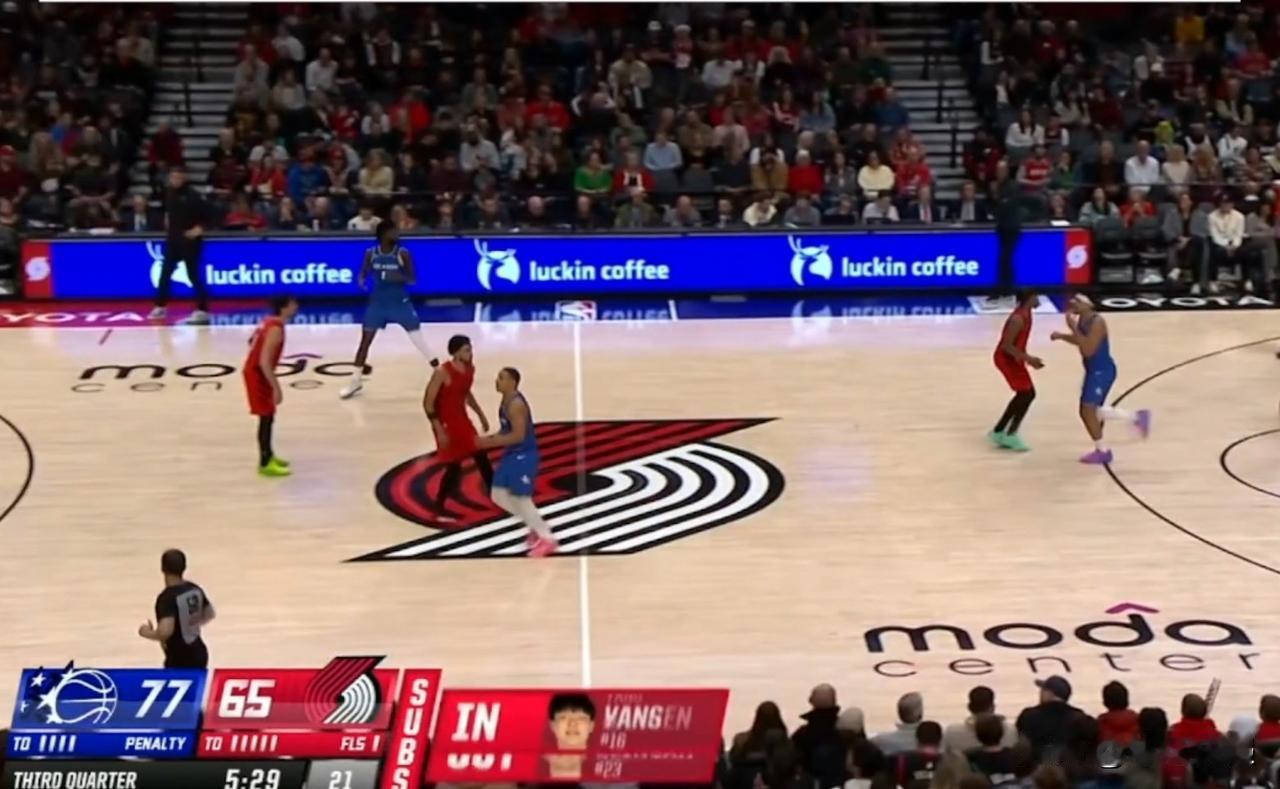 杨瀚森4分2板正负值十1。在开拓者主场与魔术的比赛中，杨瀚森获得将近8分钟上场时