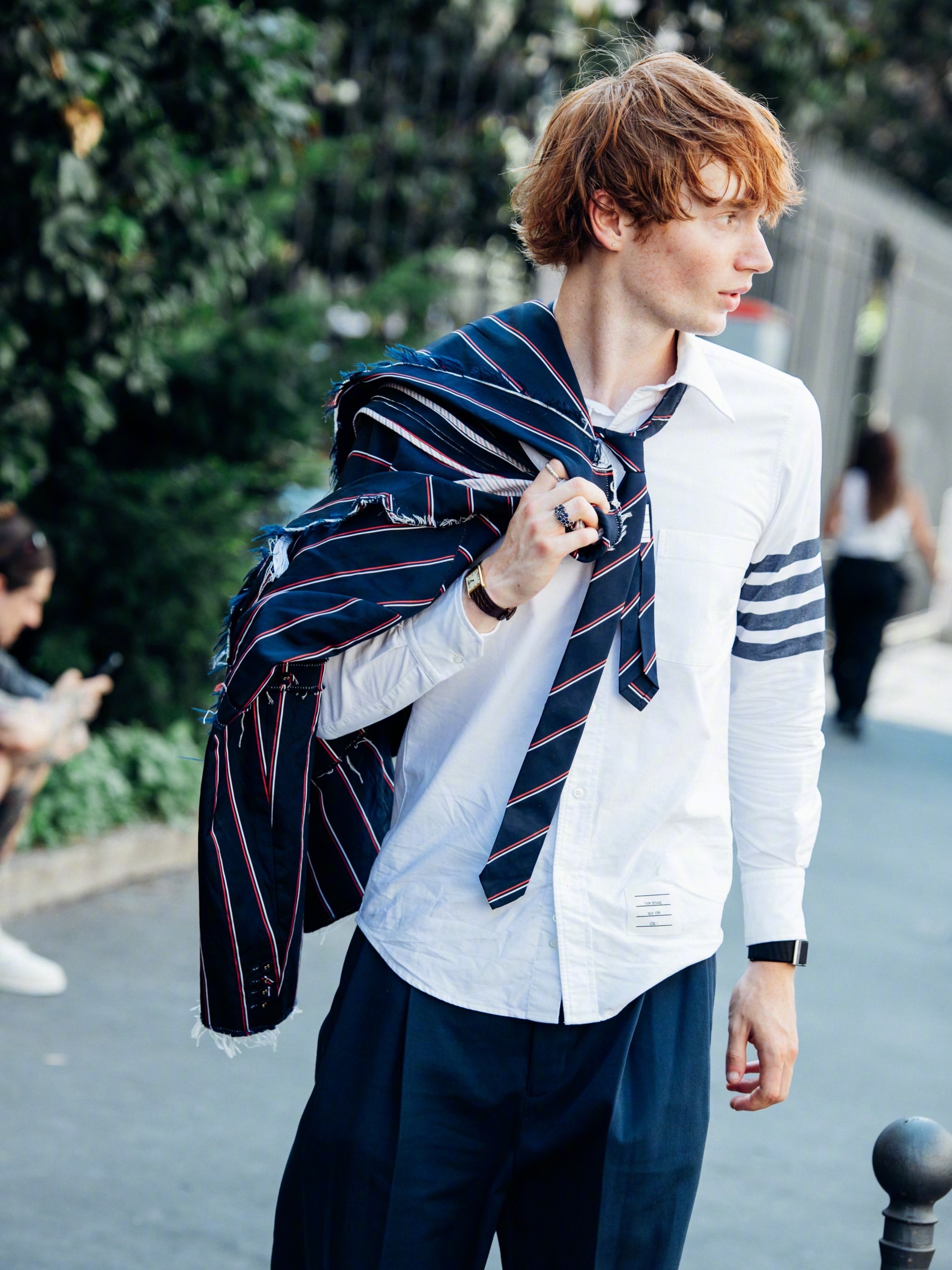 Thom Browne 2027春夏系列发布秀——秀场外街拍！🌼🌿🌸🍃男