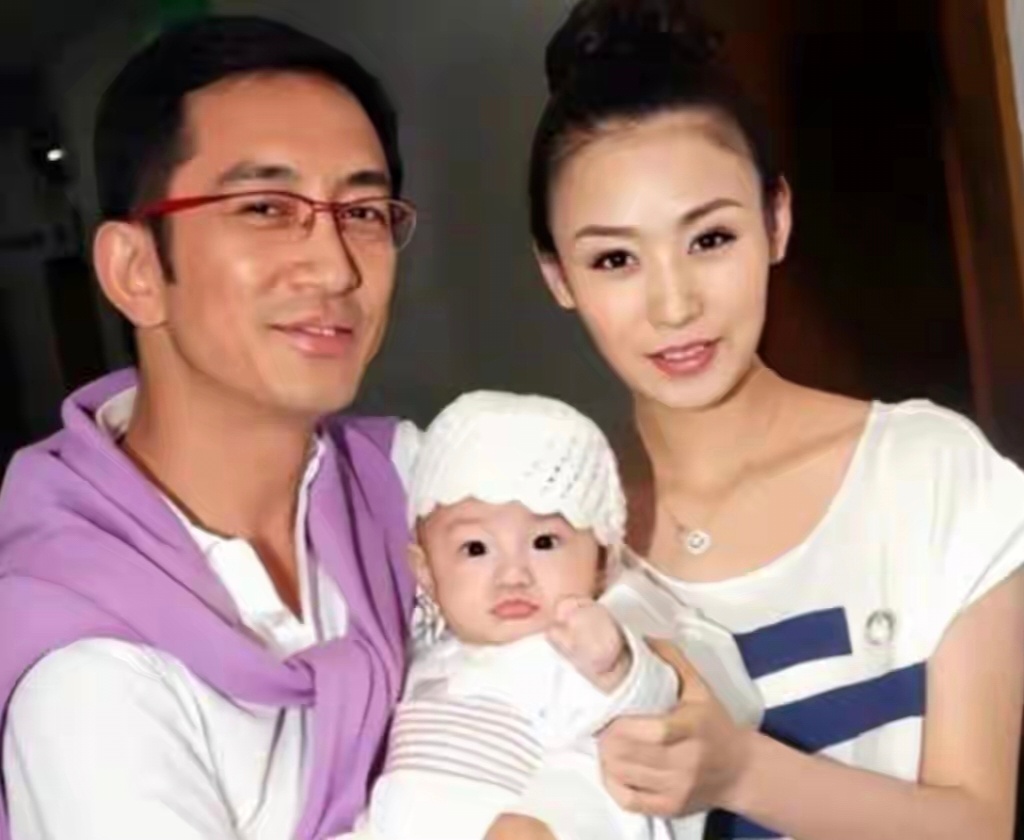 吴启华14岁女儿拎30万包，年砸20万学费，离婚后还月供前妻6万，另外还得额外给