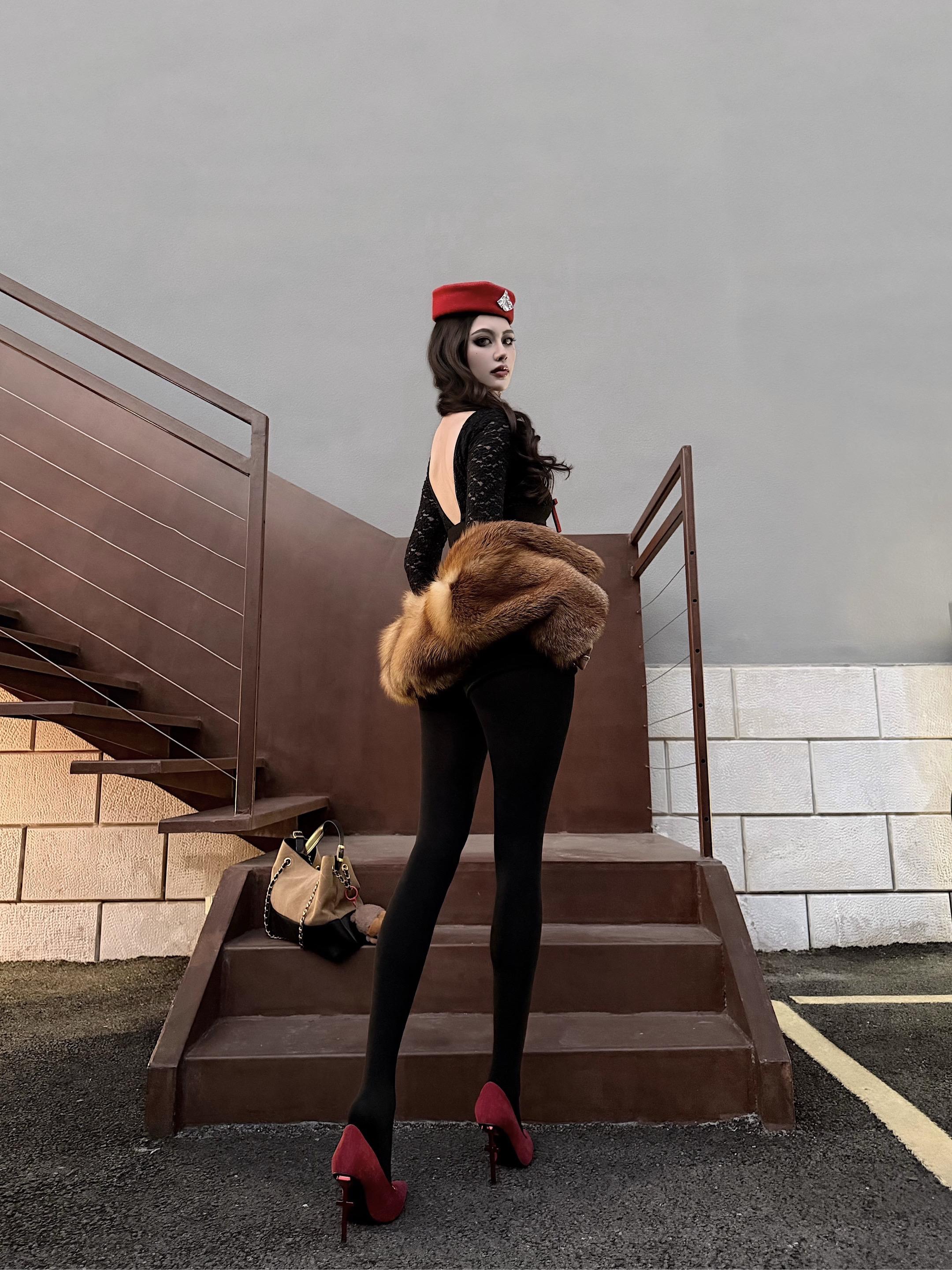 厚黑美学。新年就要穿红色❗️