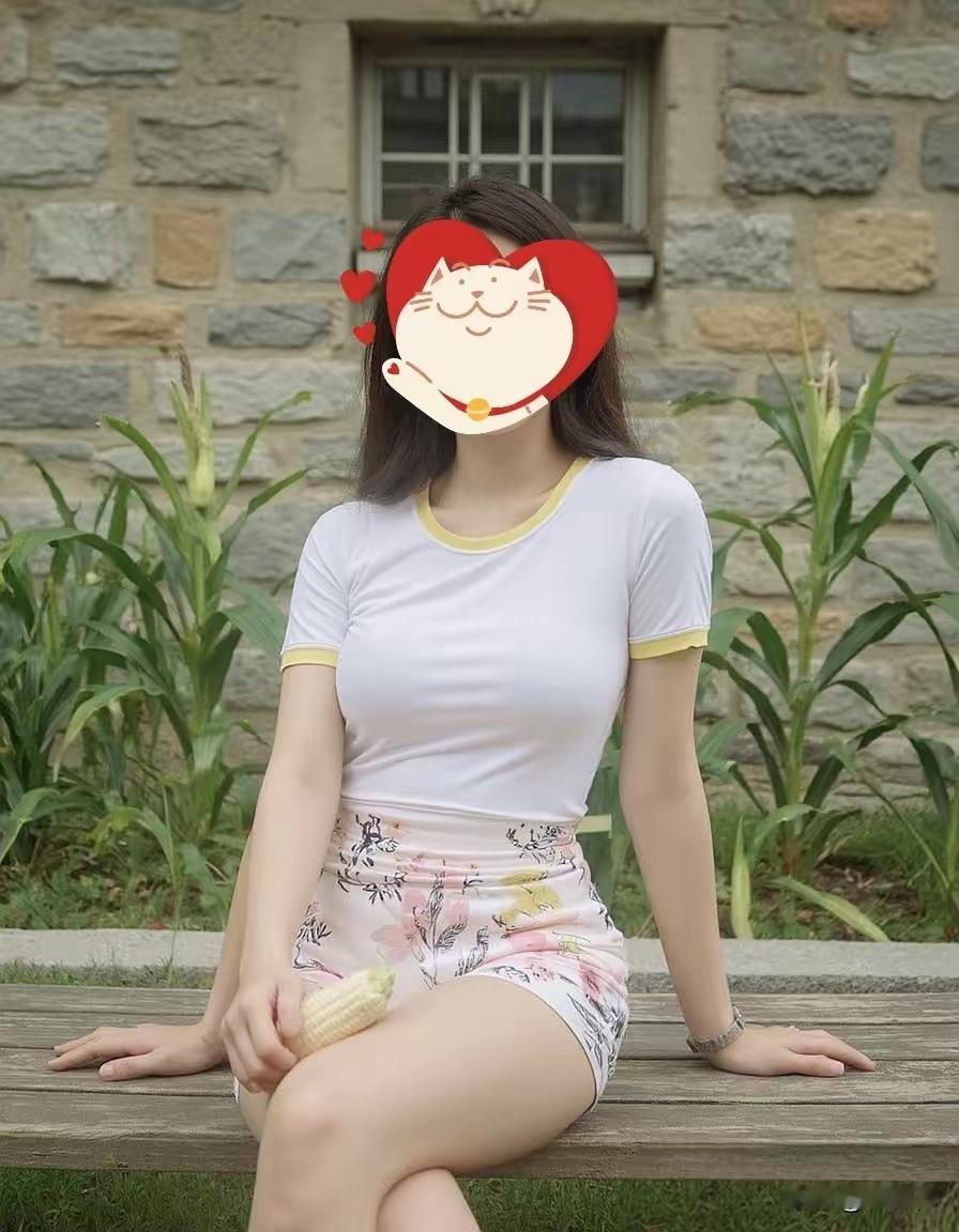漂亮妞都会很多人眼馋，当你不会吹灰之力拿下美女，就要小心了