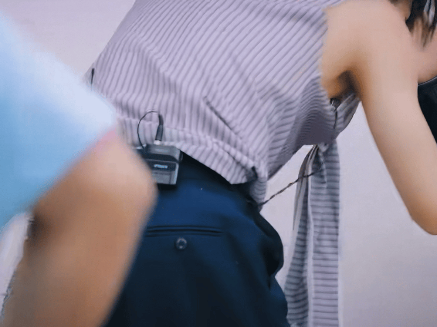 张真源脱到害羞了张真源脱衣服卡点这段笑疯了卡的又准动作又标准最后脱完剩一个无袖衬