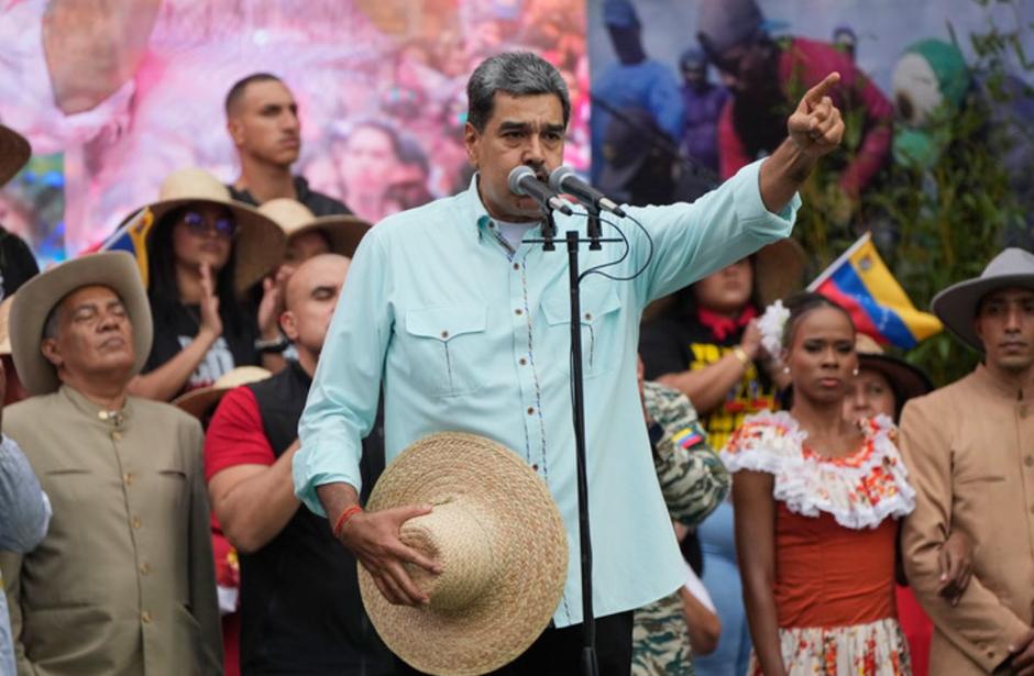 美委冲突升级！美扣押委巨型油轮 马杜罗怒斥帝国干涉
 
12月10日，美国在加勒