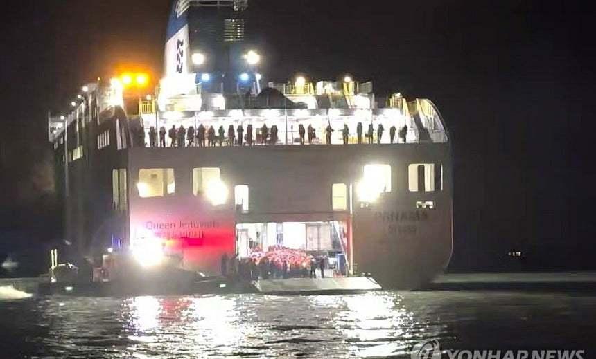 【Theqoo】今晚8点17分左右，韩国全罗南道新安郡长山岛南侧竹岛附近，客轮"