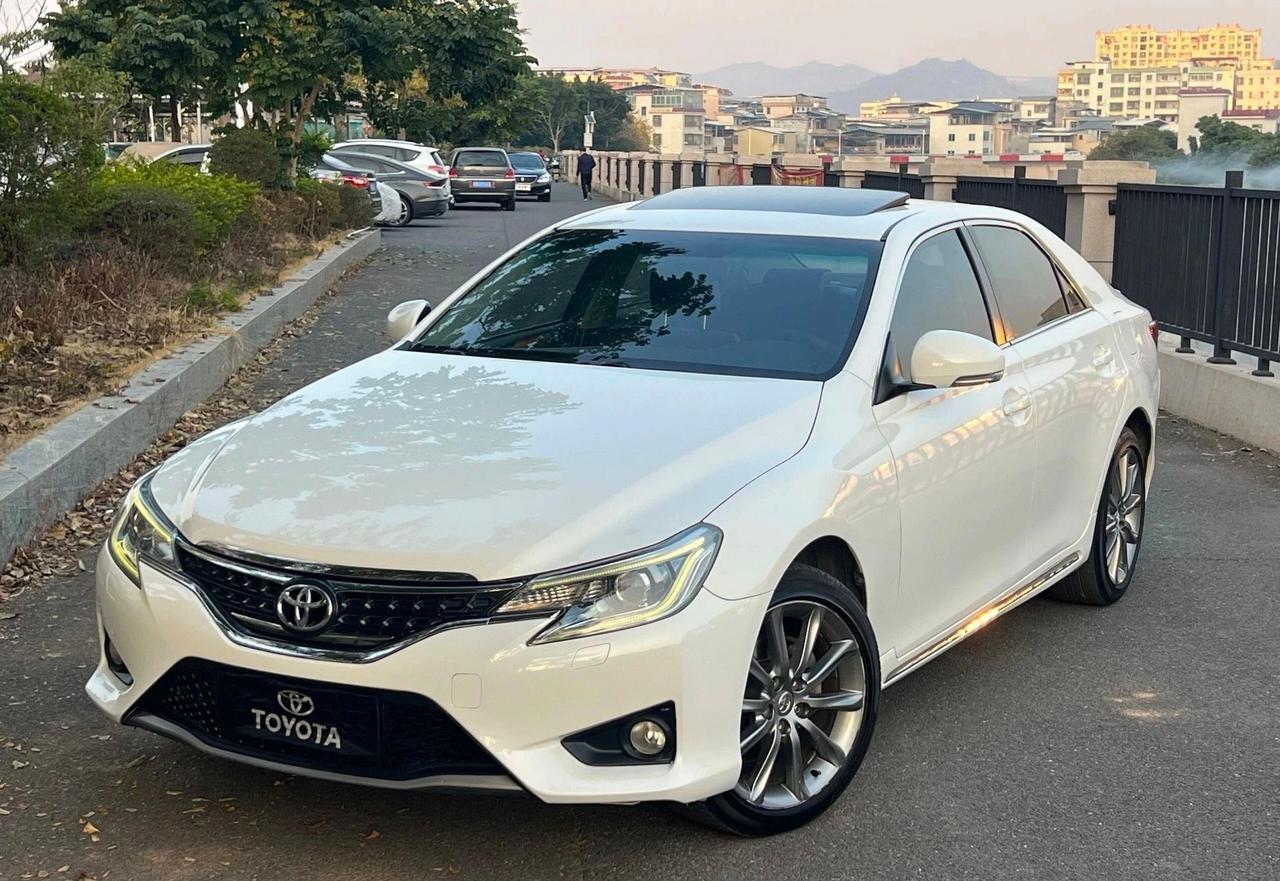 当电车加速进入3秒俱乐部，这台老锐志的价值只剩下“感觉”？
朋友老陈最近神秘兮兮