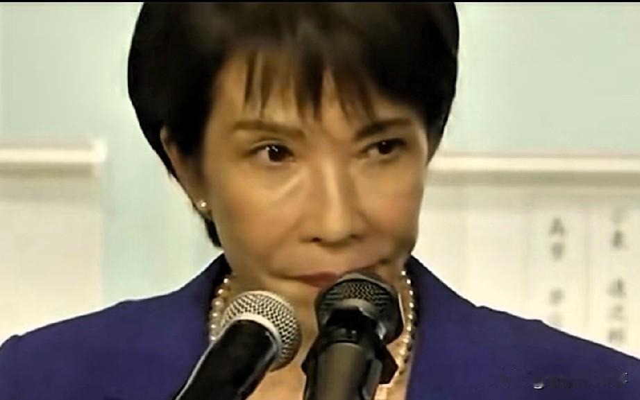 迎合国内保守势力，日本国内存在部分保守甚至右翼团体，他们试图否认或美化侵略历史、