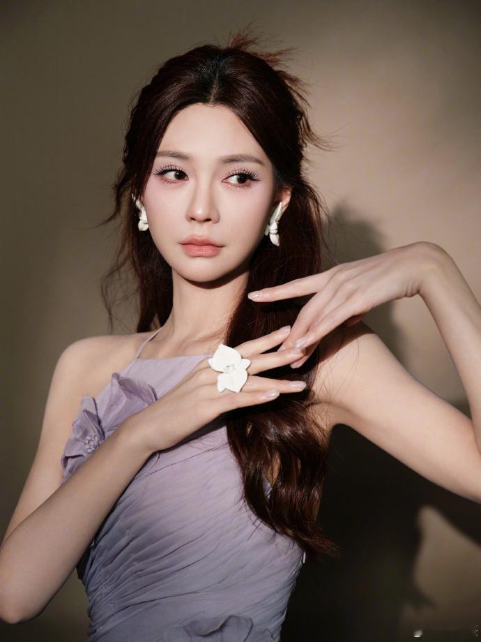 沈梦辰发图也得修两小时 沈梦辰这修图时间，真是让人佩服！两小时的精心雕琢，只为展